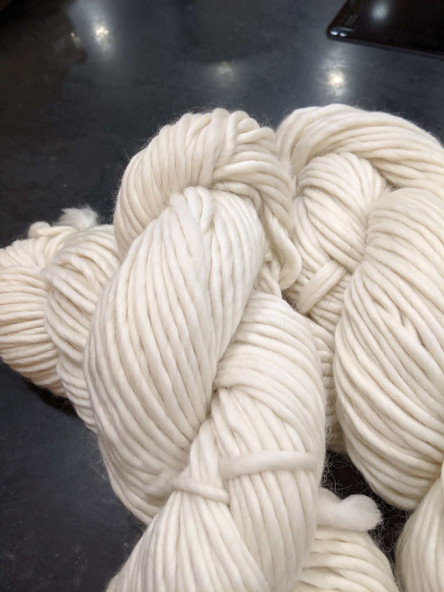 Super Chunky 100% Merino Yarn, Pencil roving