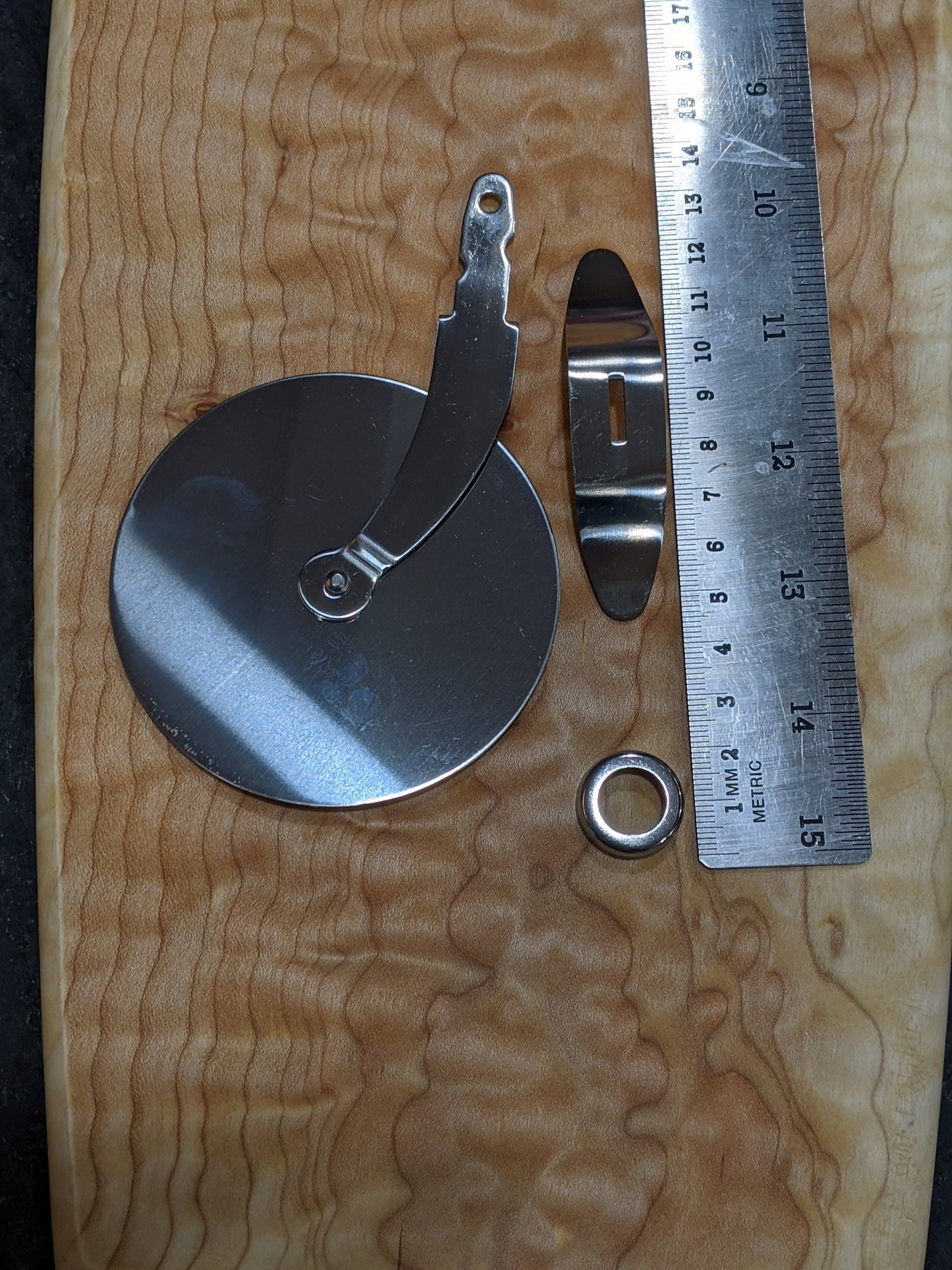 Pizza Cutter for DIY Maker