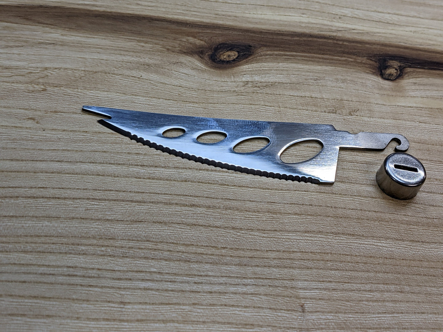 Cheese knife