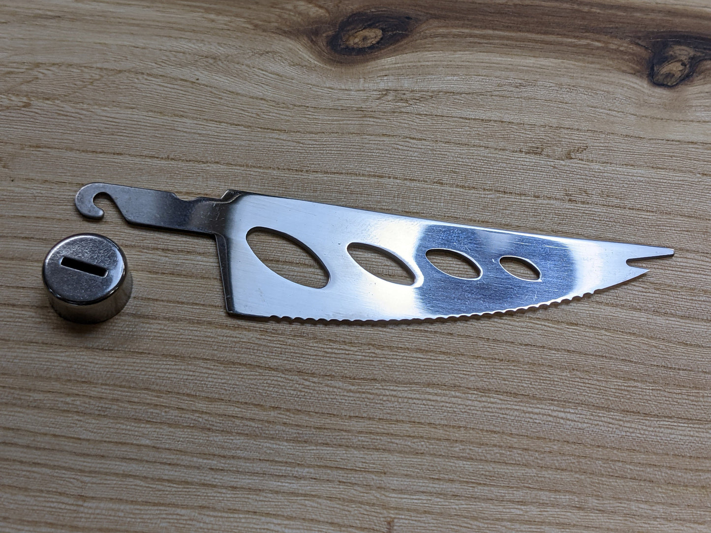Cheese knife