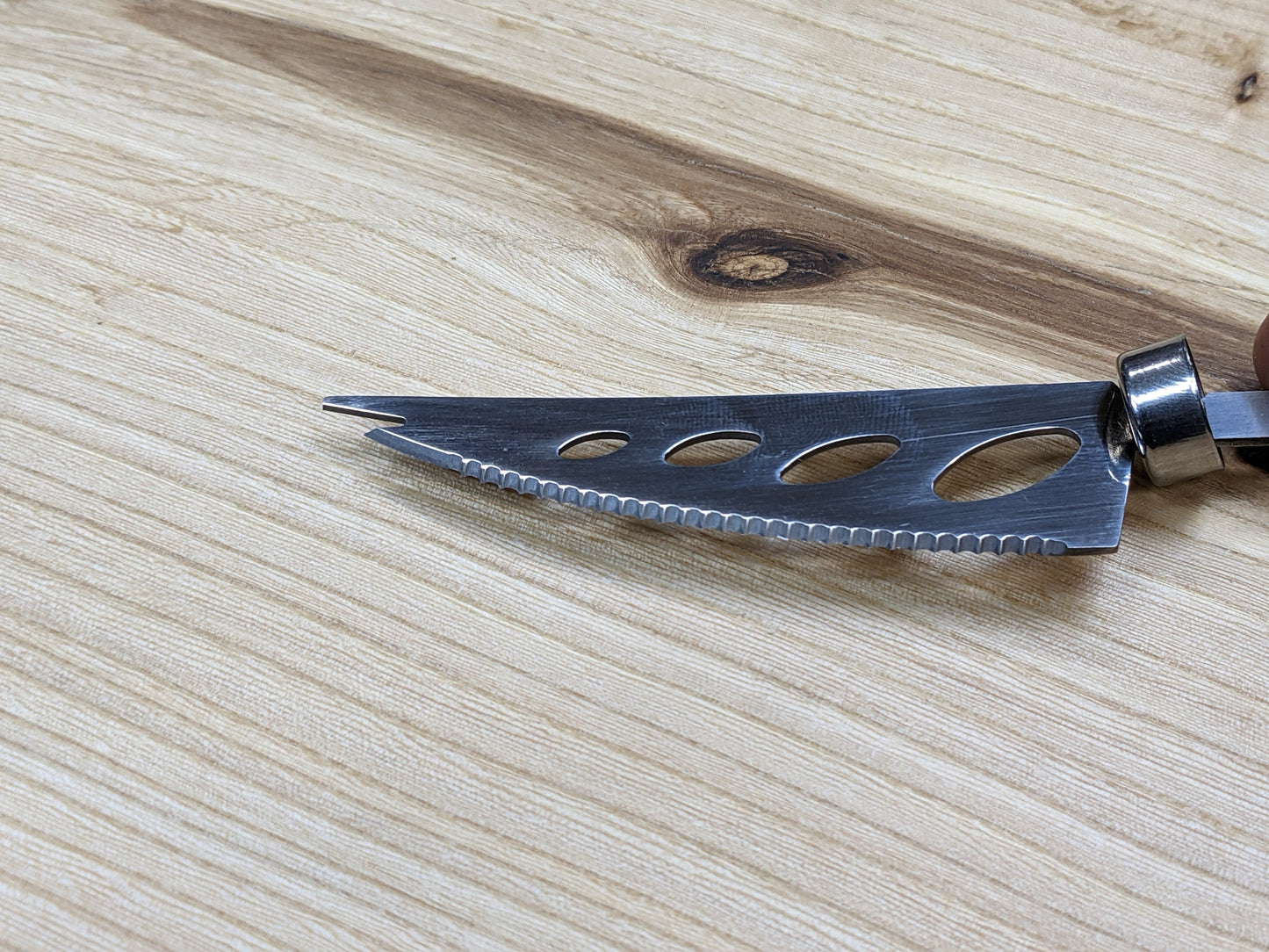 Cheese knife