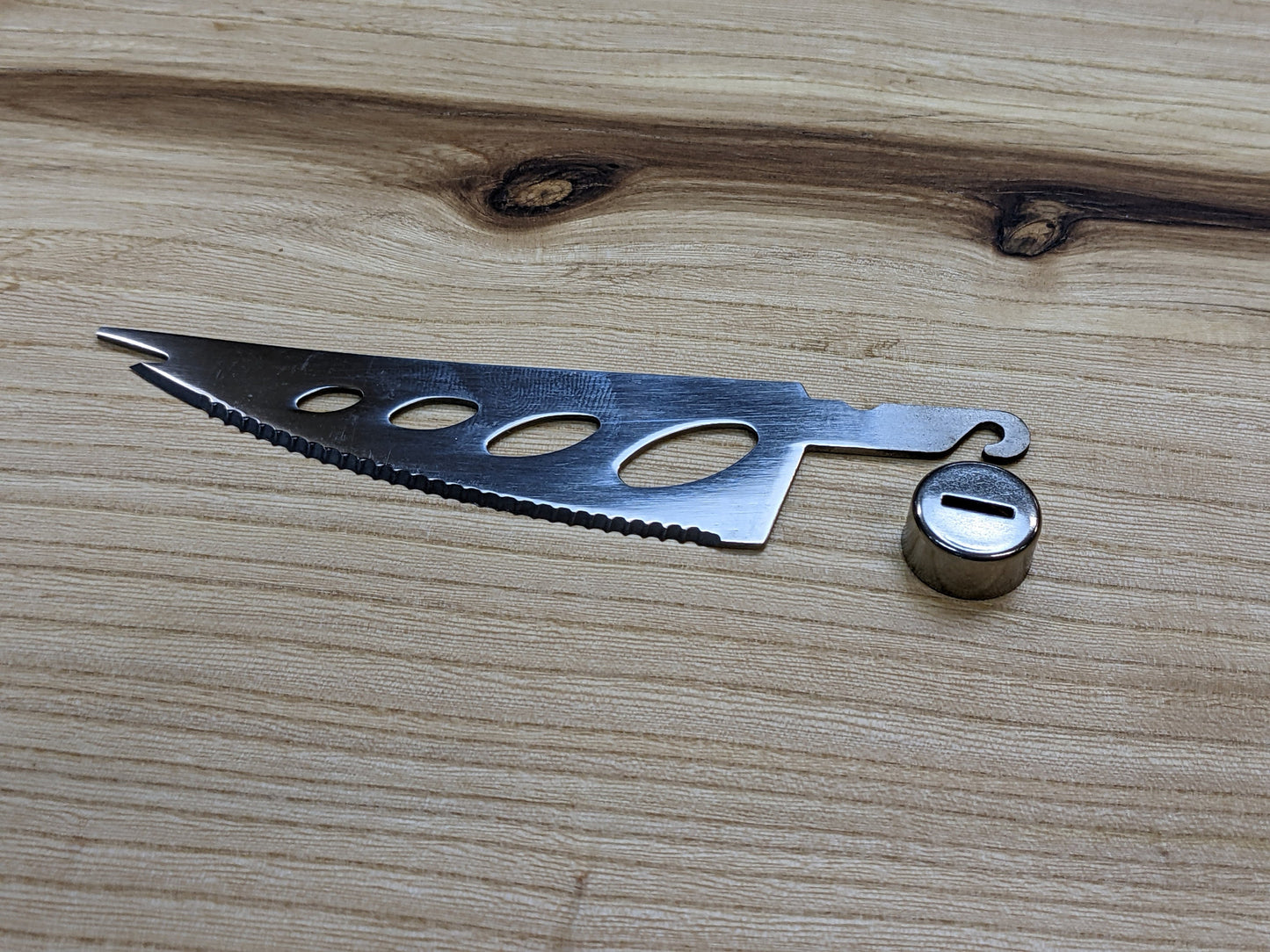 Cheese knife