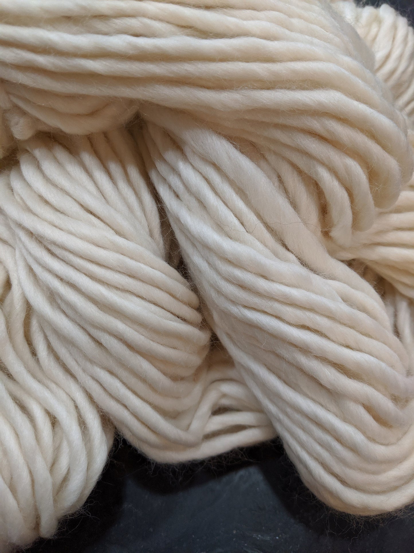 Super Chunky 100% Merino Yarn, Pencil roving